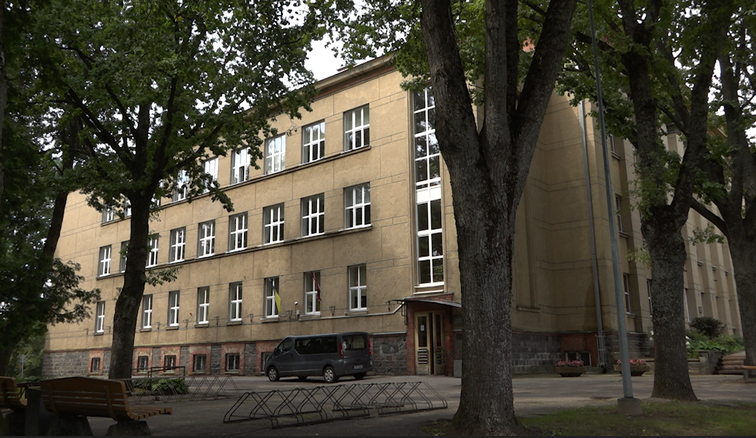 Valmiera struggles to tackle teacher shortage