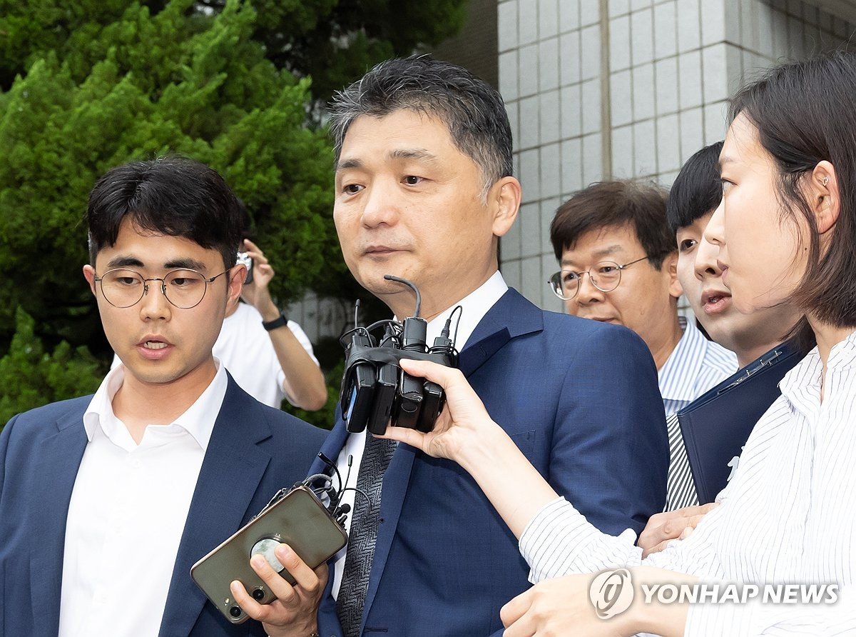 (LEAD) Kakao founder indicted over alleged stock manipulation involving SM Entertainment acquisition