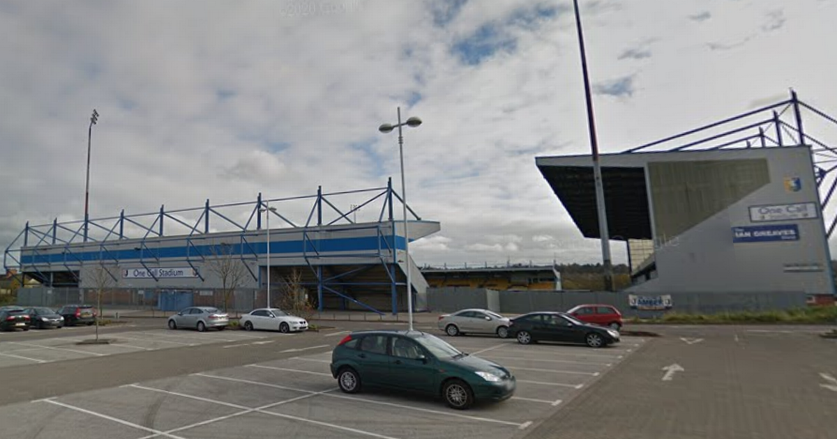 New padel tennis courts and clubhouse for Mansfield Town's stadium