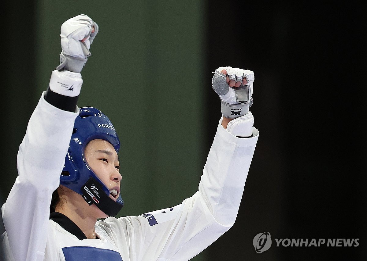 (URGENT) (Olympics) Kim Yu-jin wins gold medal in women's taekwondo