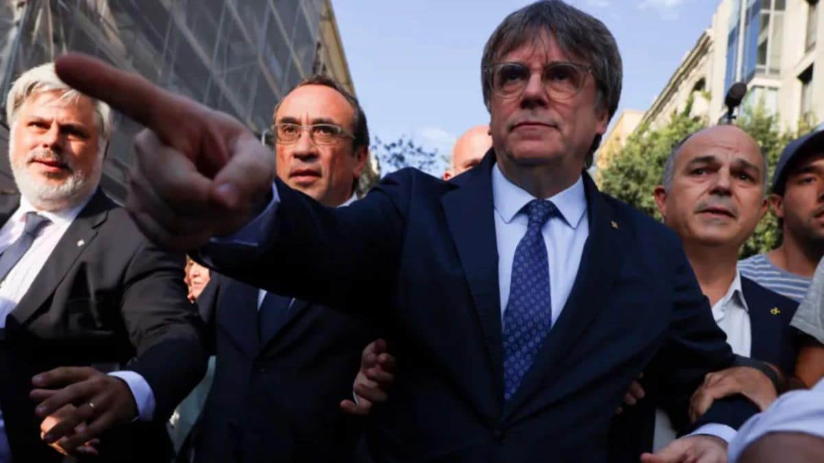 Ex-Catalan leader Carles Puigdemont arrives in Belgium after escaping arrest in Spain