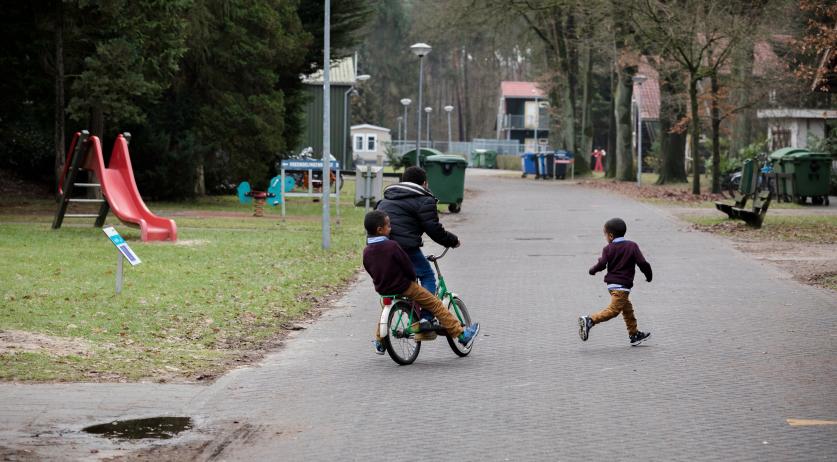 Dozens of demonstrators take action for child pardon in The Hague