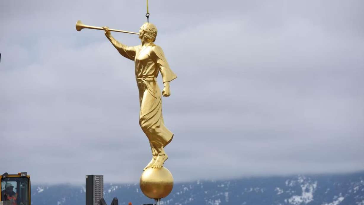 Lightning strike causes Angel Moroni replacement to step in atop a Latter-day Saint temple