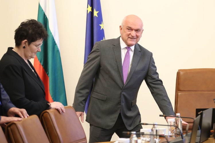 PM Glavchev: Bulgaria's Athletes Who Ranked among Top 8 in Their Olympic Events Will Be Paid Bonuses