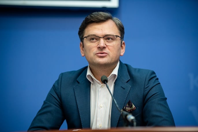 Ukrainian parliament ousts 4 ministers, FM tenders resignation