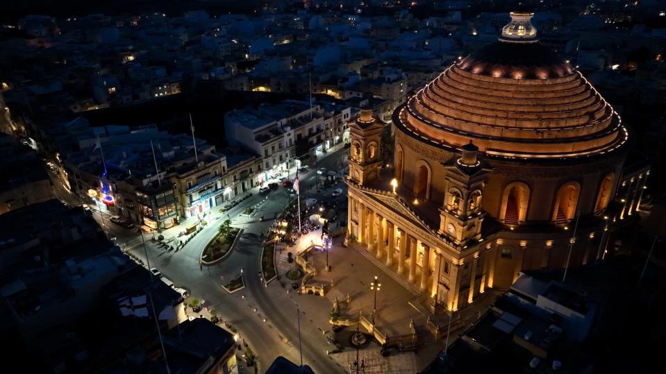 Mosta local council complains as main square to be closed on Friday, Saturday evenings