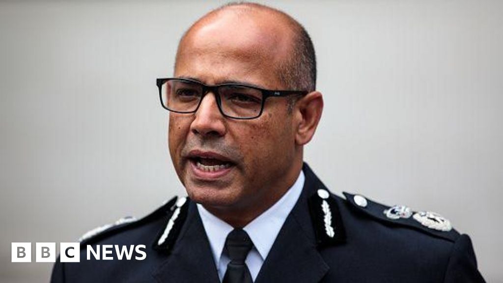 Ex-police chief likens riots to terrorism