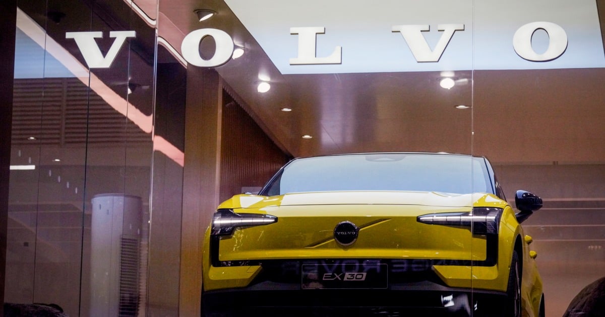 Sweden's Volvo Cars scraps plan to only sell electric vehicles by 2030