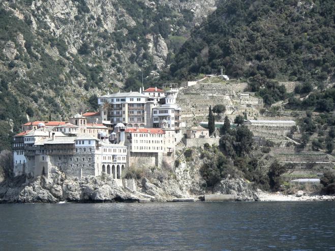 Stranded man on Athos rescued and then jailed