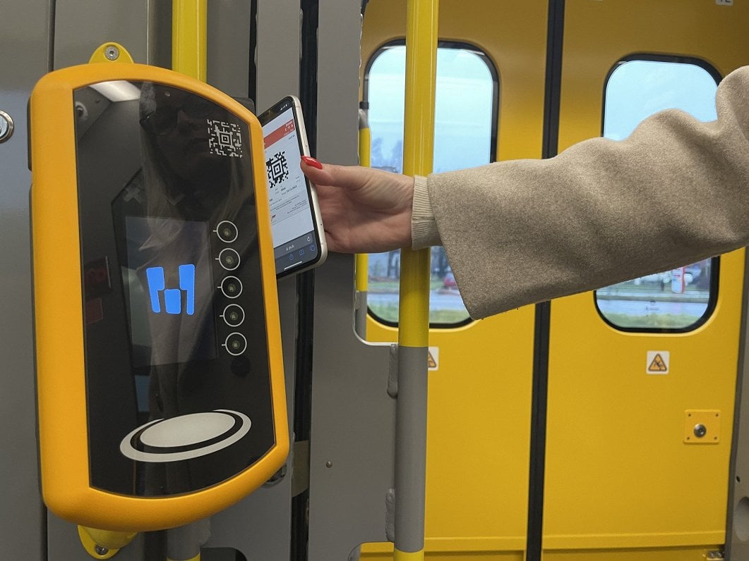 Ticket control devices on Latvia's new trains finally working