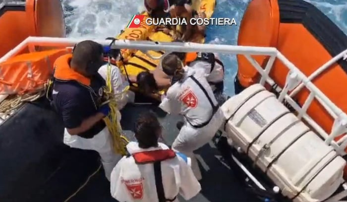 76 migrants reach Lampedusa