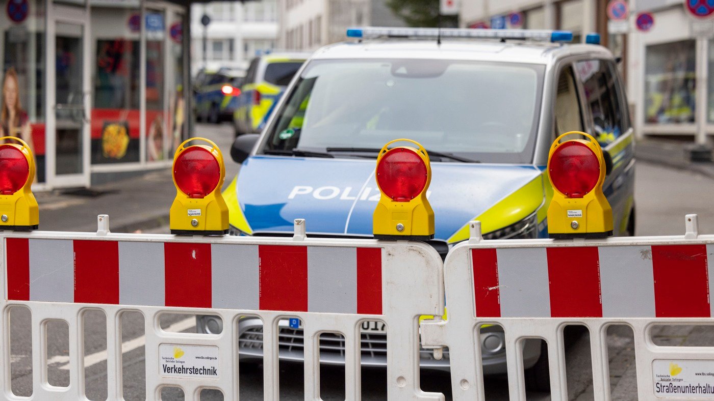 Man claiming to be behind Solingen knife attack turns himself in, German police say