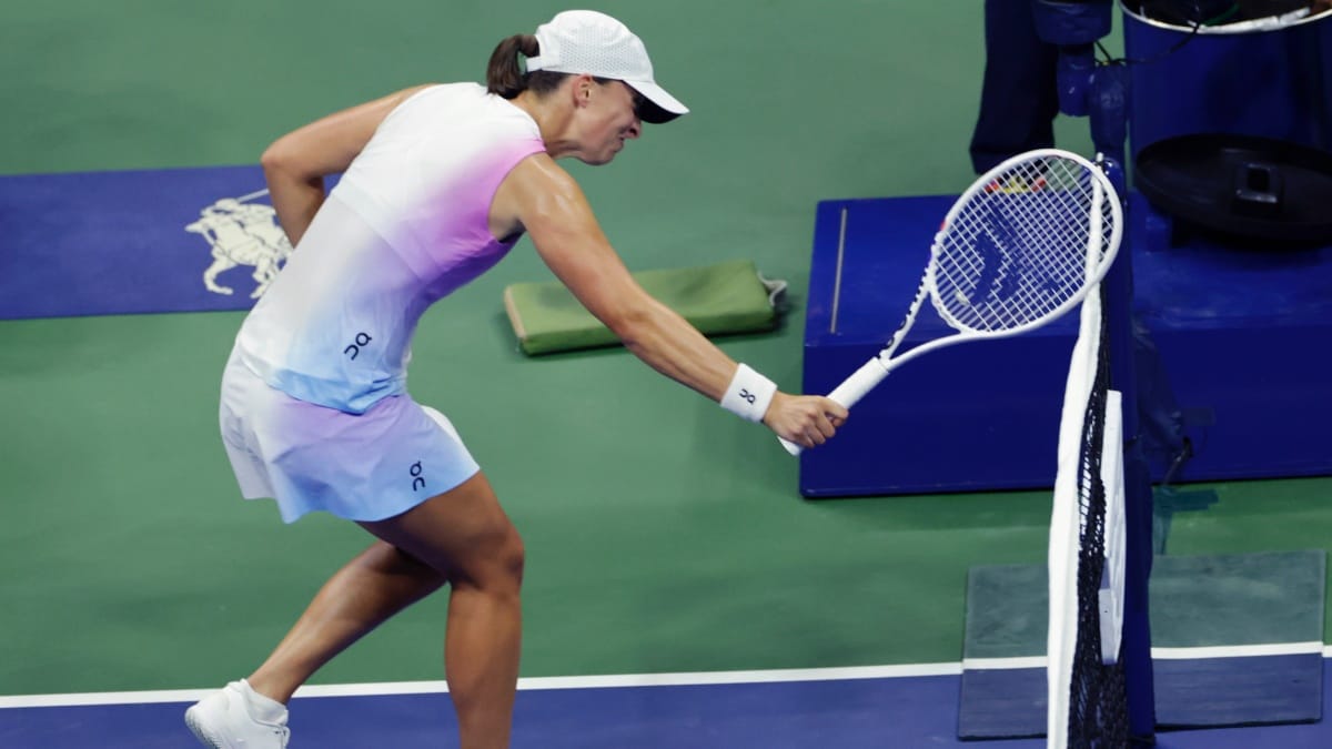 US Open: Iga Swiatek sent crashing out of New York by Jessica Pegula