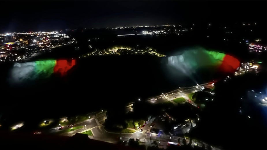 Niagara Falls was illuminated in the colours of the Bulgarian flag on the occasion of the Unification Day