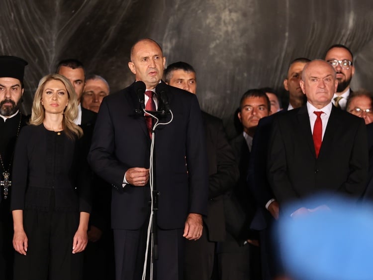 President Radev Attends Commemorative Ceremony on 139th Anniversary of Unification of Bulgarian Principality and Eastern Rumelia