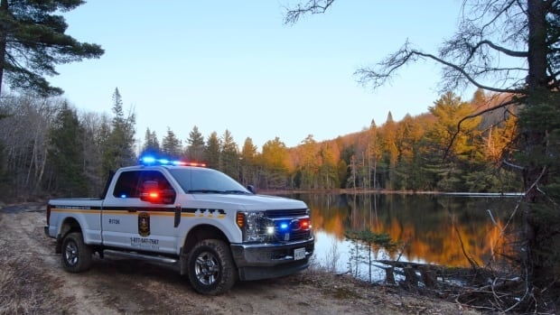 Cochrane, Ont. man fined $1,500 for building a floating residence on a local river