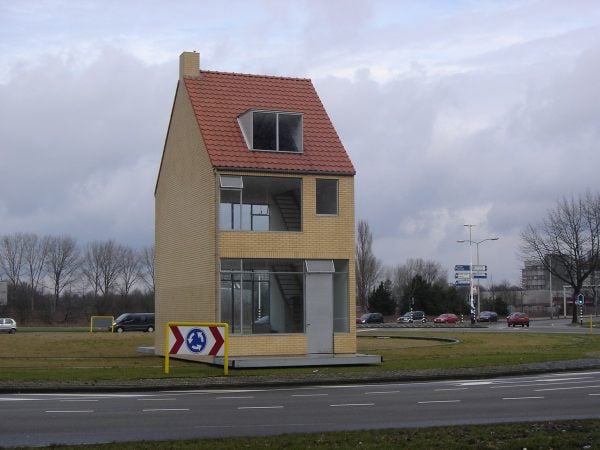 Kunstwerk 't Draaiend Huys in Tilburg, Netherlands