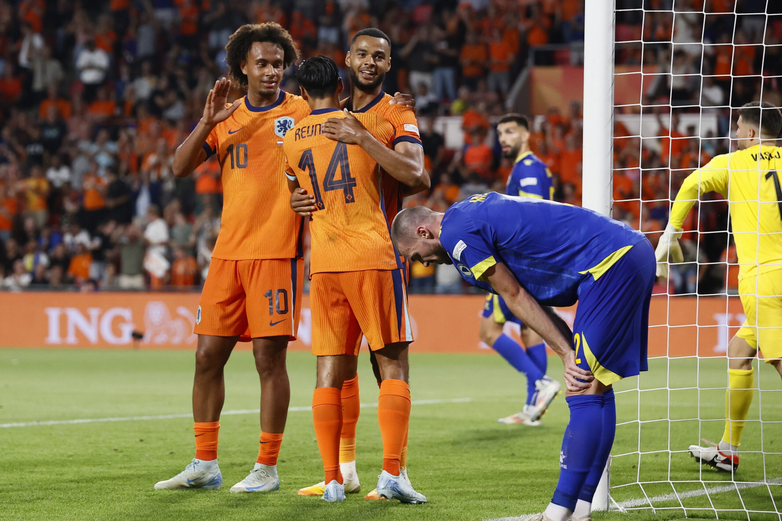 Zirkzee leads charge as Oranje cruise to Nations League victory