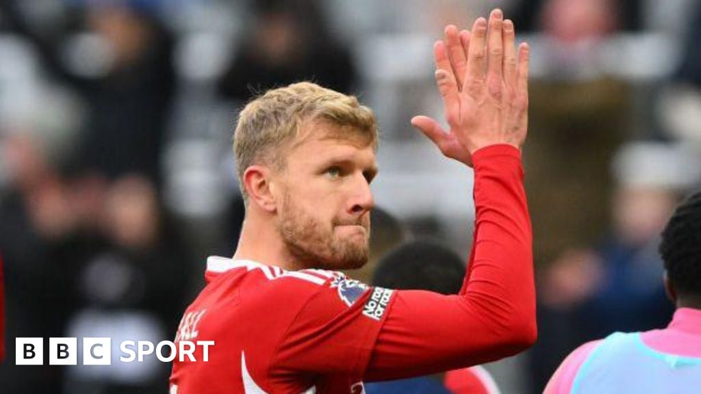 Burnley sign defender Worrall from Forest