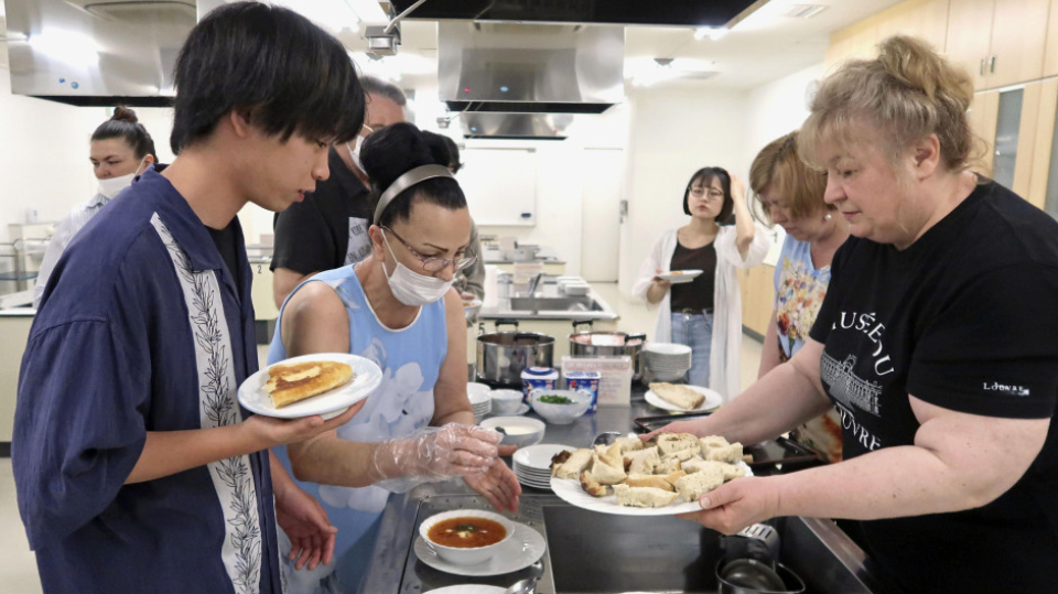 FEATURE: Ukrainian restaurants popping up in Japan as evacuees settle long-term