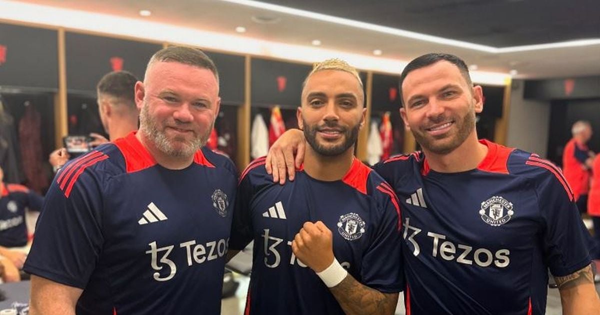 Former Manchester United star teases three vs three boxing fight including Wayne Rooney