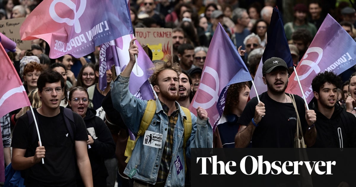 Thousands of leftwing protesters show anger as Michel Barnier made PM