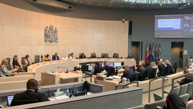 Edmonton police commission seeks to replace city councillor members with civilians