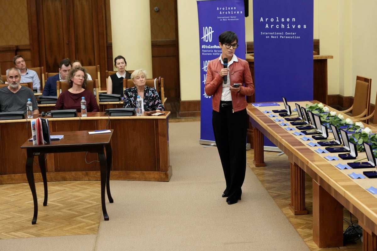 Jewelry seized by the Nazis from Polish concentration camp prisoners is returned to families