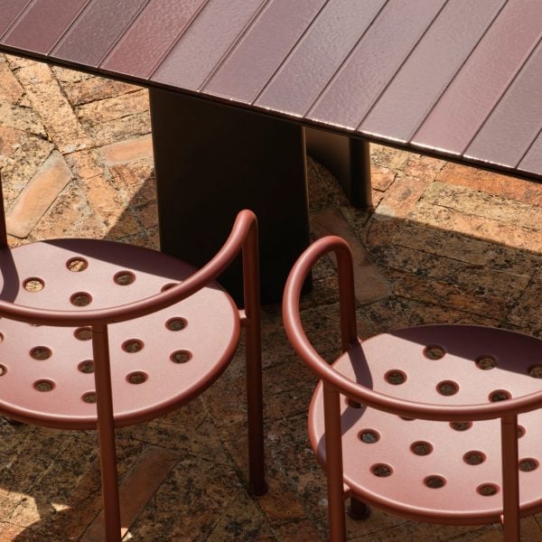 Fast crafts tactile outdoor furniture made from aluminium