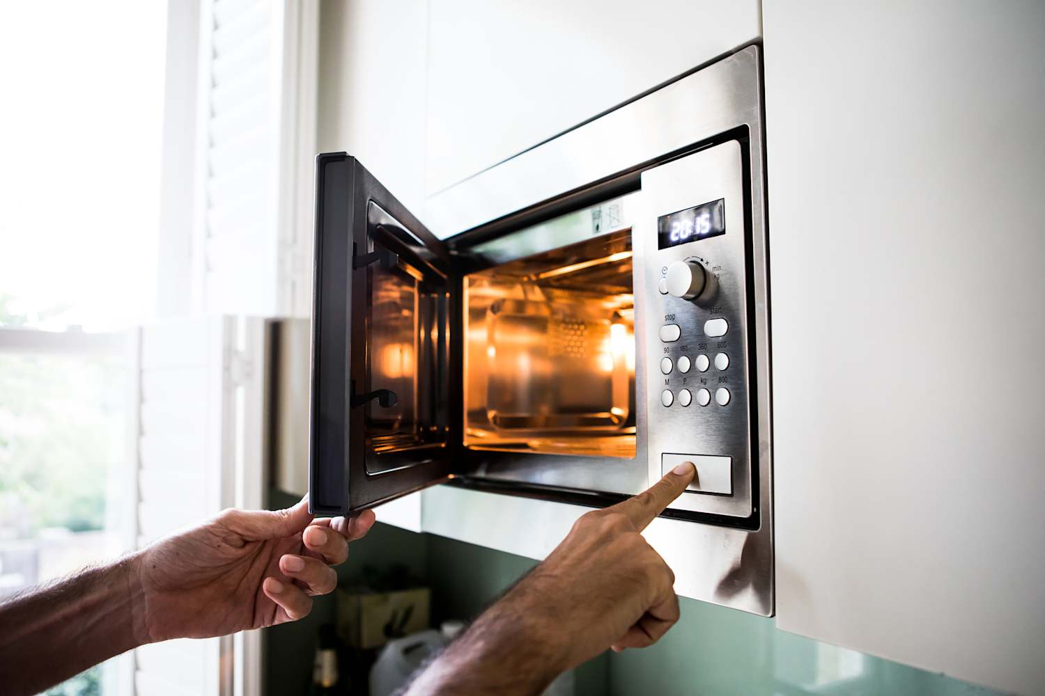 We Asked an Expert If Bacteria Actually Survives in Your Microwave