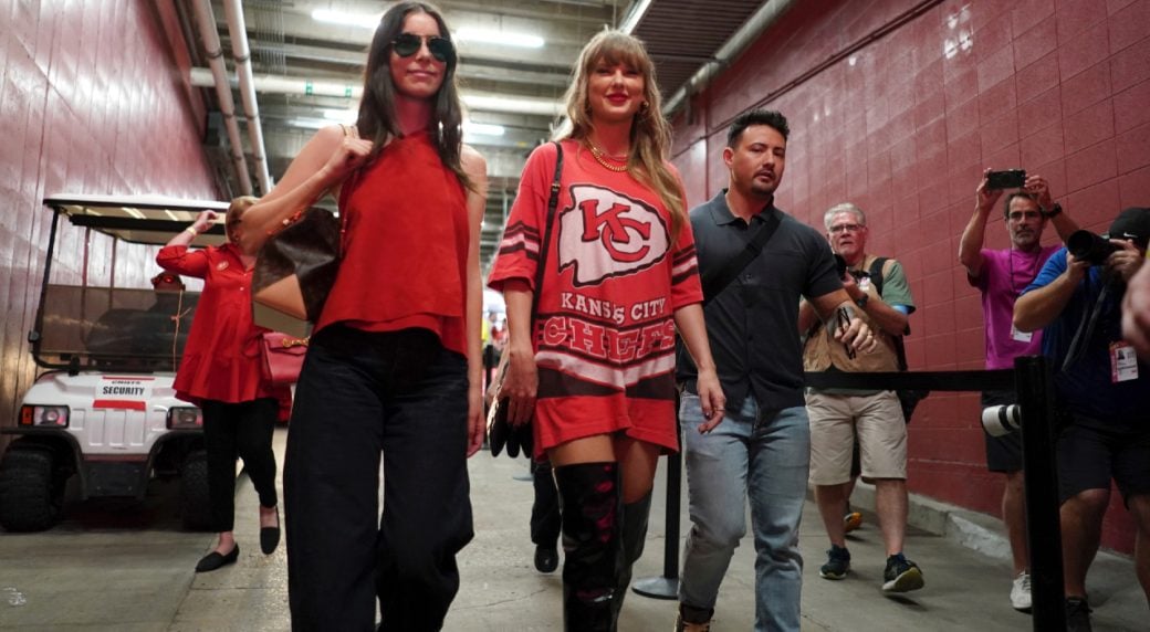 Taylor Swift back at Arrowhead to watch boyfriend Travis Kelce and Chiefs