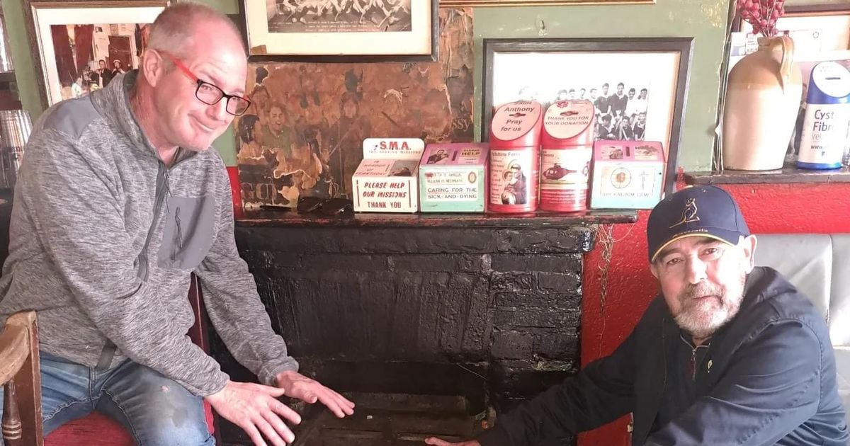 'I'll give you my carbon footprint up your hole': Offaly pub hits back at criticism after lighting first 'turf fire of season' 