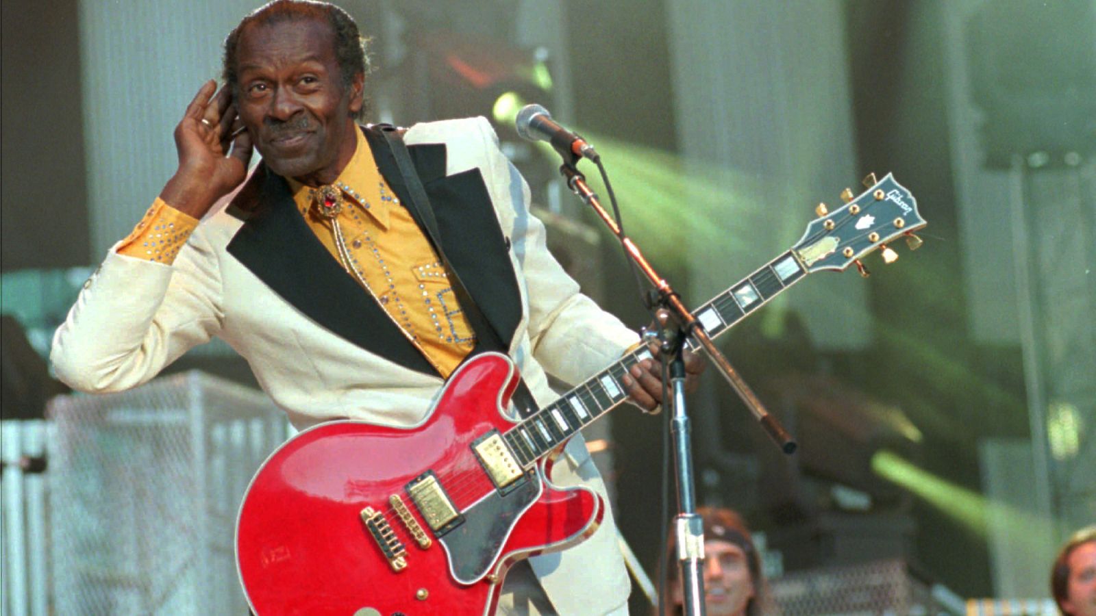 Legendary Session Guitarist Opens Up on Touring With Chuck Berry, Describes What He Was Like