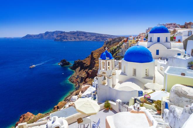 Almost 11 billion euros flowed into Greece from tourism up until July