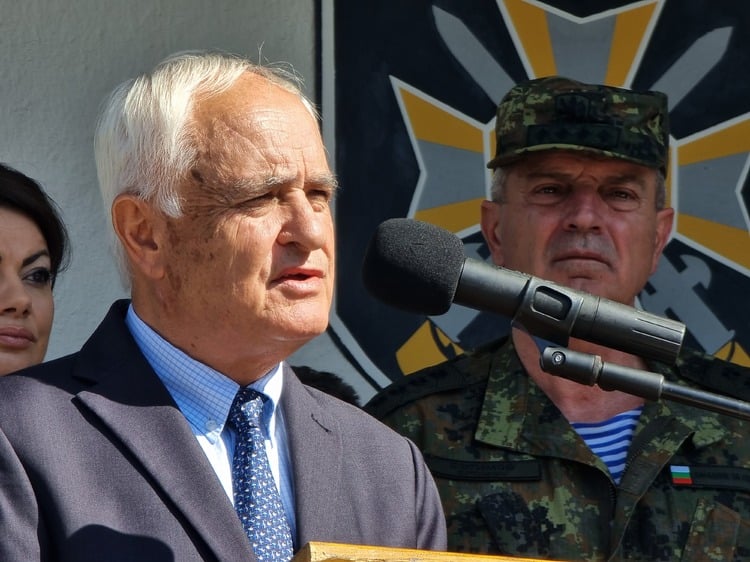 Defence Minister Thanks Bulgarian Troops from NATO Kosovo Force for International Peace, National Security Contribution 