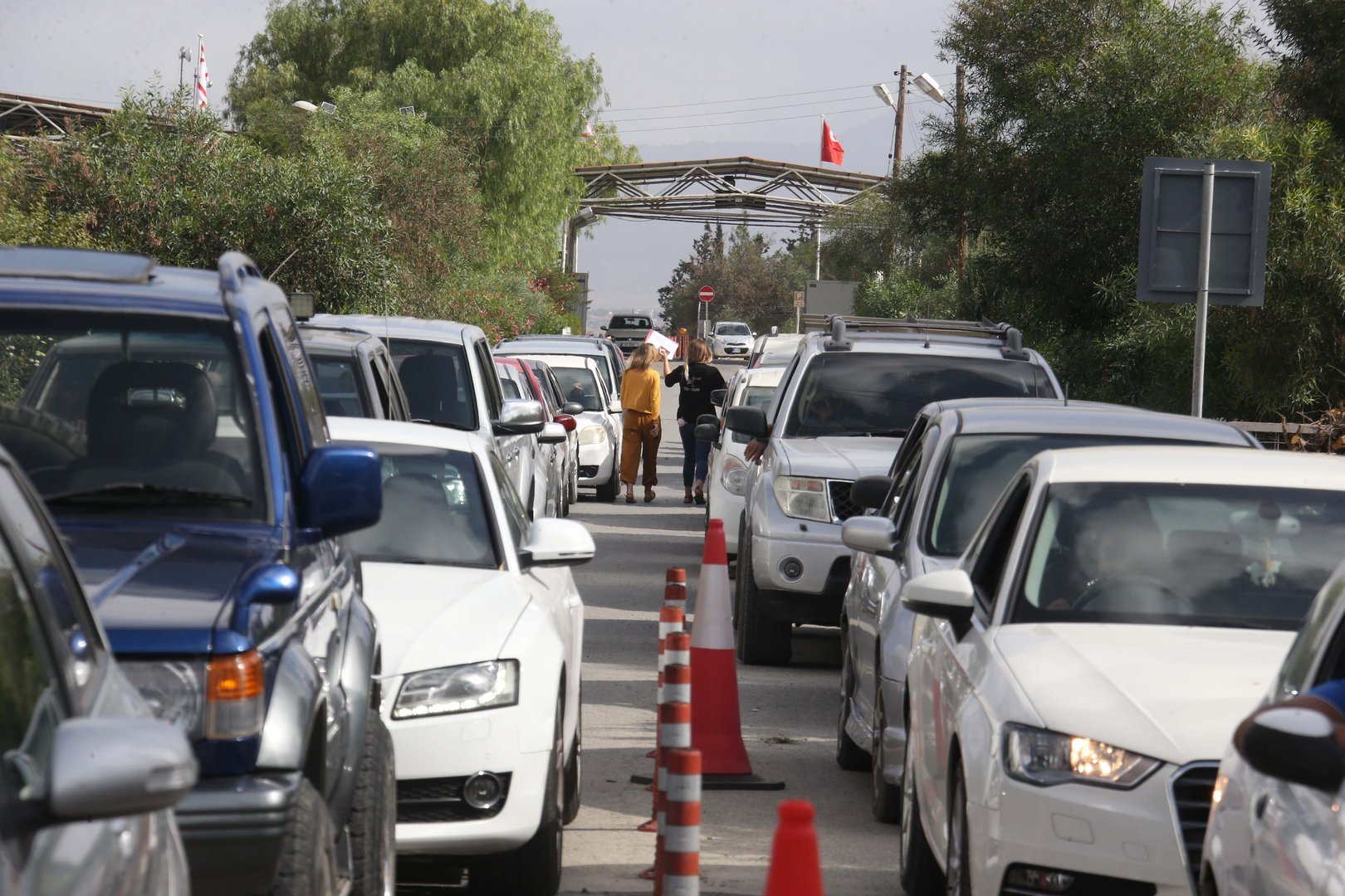 Man arrested for crossing north with enormous shopping haul