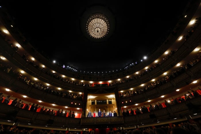 Opera workers announce premiere strike