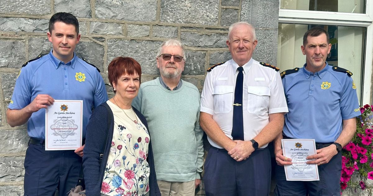 Man (70s) thanks heroic gardai for saving his life after he almost drowned in Galway