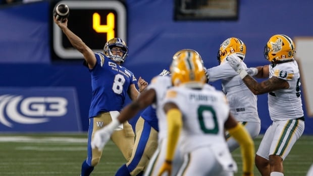 Zach Collaros throws 6 TD passes as Blue Bombers dominate Elks to clinch playoff spot