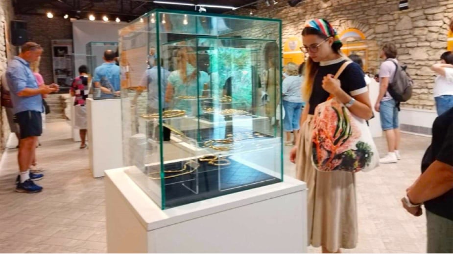 Museum visits by foreign tourists increase by 56.4%