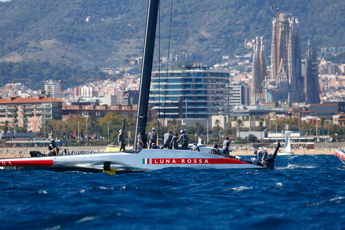 Vuitton Cup Final: Luna Rossa disqualified, Ineos ahead 2-1