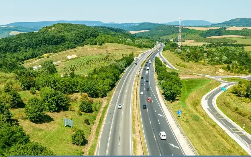 Expect long traffic delays on major Hungarian motorway as 2-week construction begins