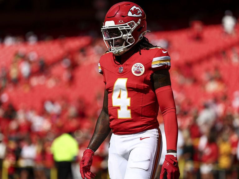 Chiefs' Rice carted off vs. Chargers with knee injury