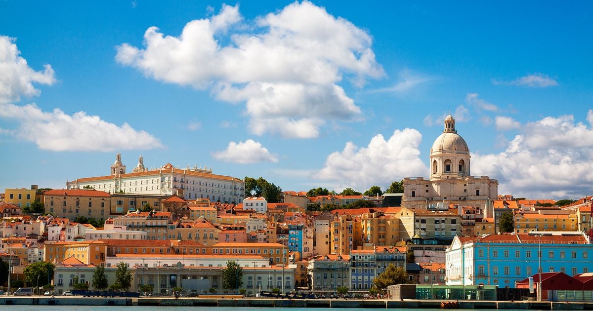 Portugal travel warning as UK tourists urged to 'think twice' before flying out