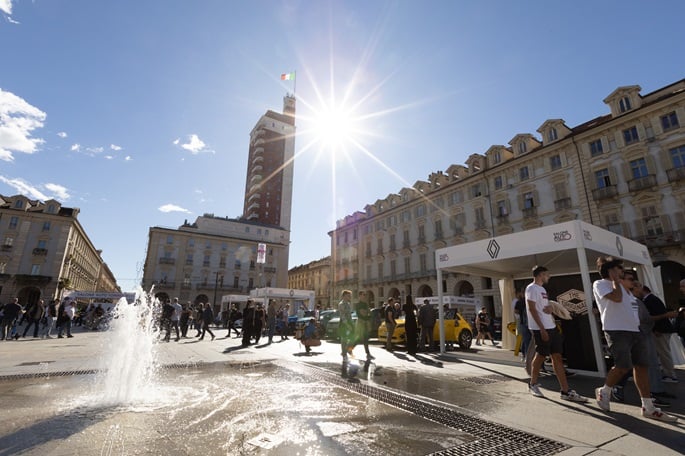 Italy eases job entry rules for foreign workers