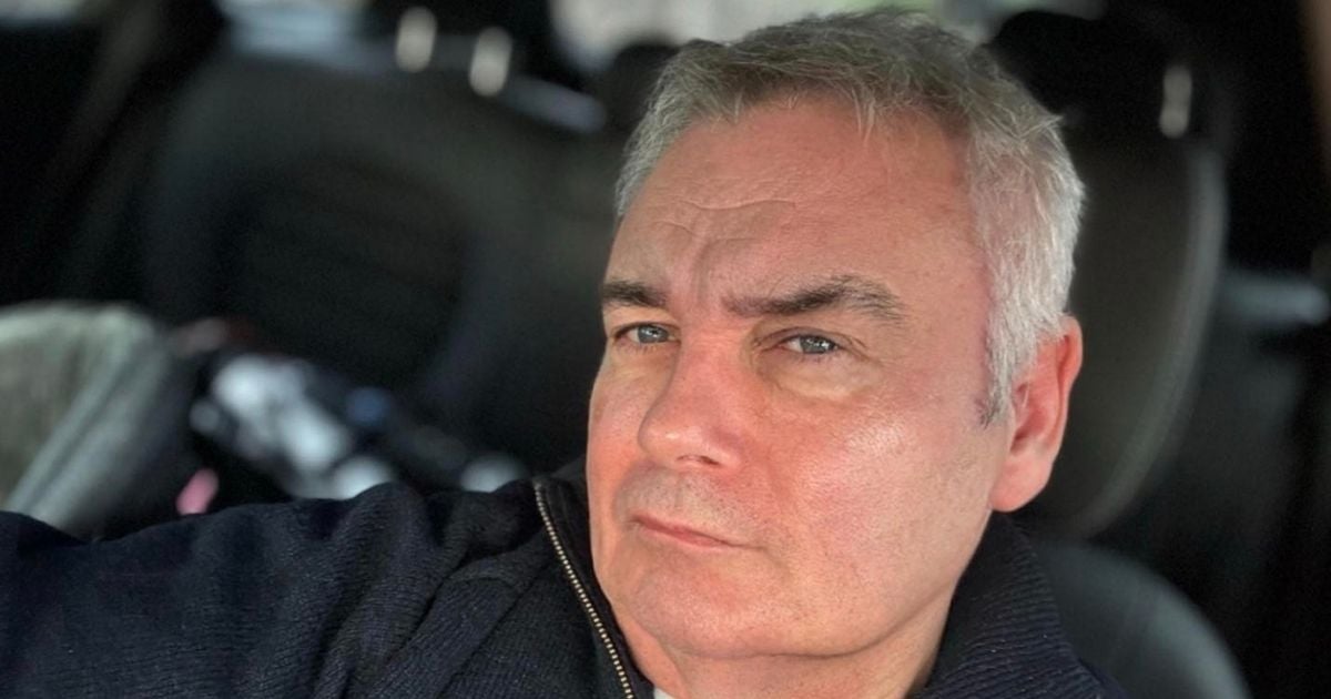 Eamonn Holmes stuns fans with new photo as he reveals new look - but fans smell a rat