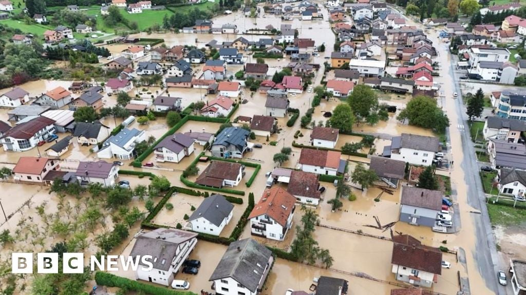 Floods and landslides leave 14 dead in Bosnia