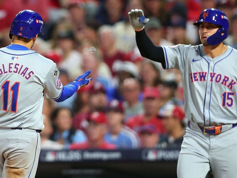 Mets stun Phillies after Wheeler's gem to win Game 1