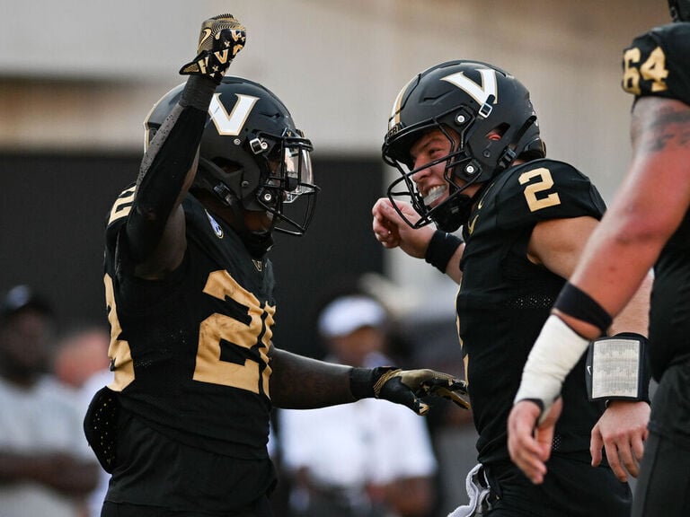 Vanderbilt upsets No. 1 Alabama to live out 'the dream'