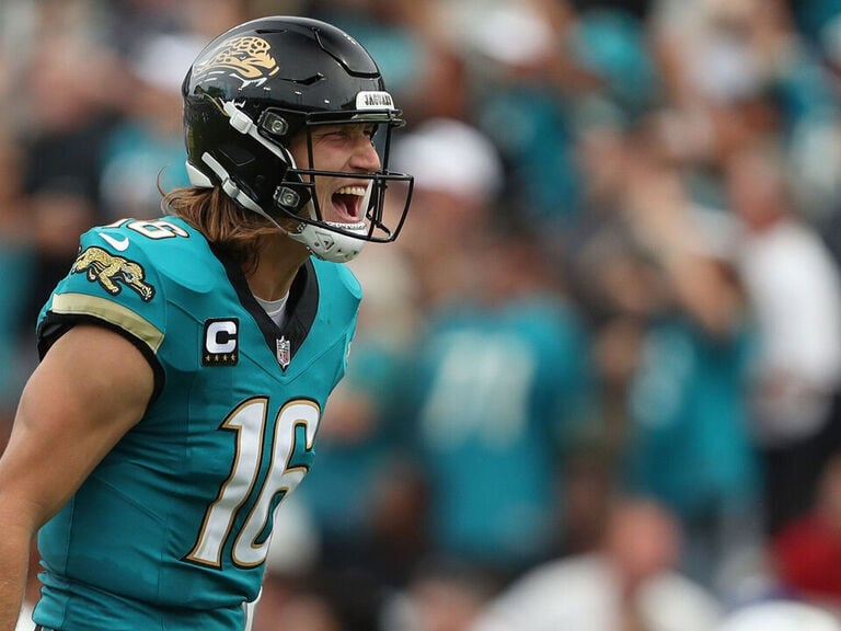 Lawrence comes up big on his birthday as Jags get off schneid vs. Colts